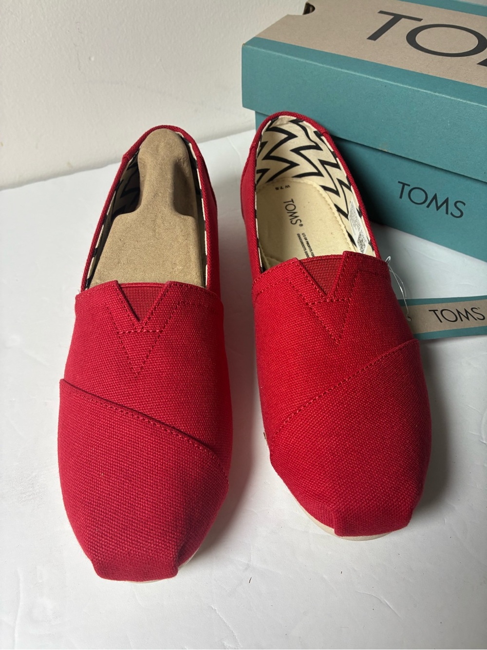Toms Classic Canvas Slip-On Flats in Red